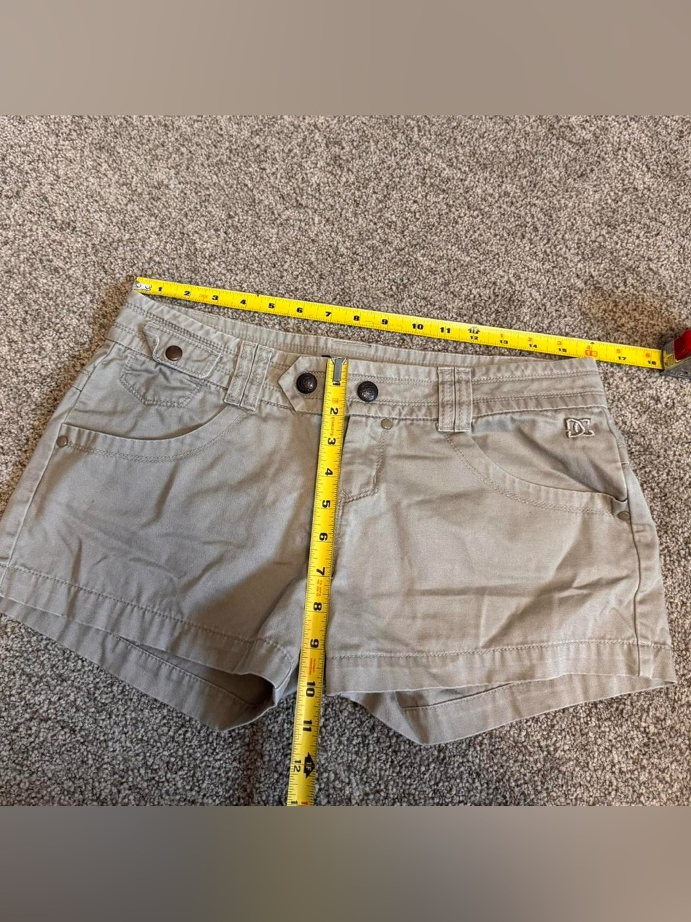 DC Y2K Tan Shorts - Picture 5 of 6